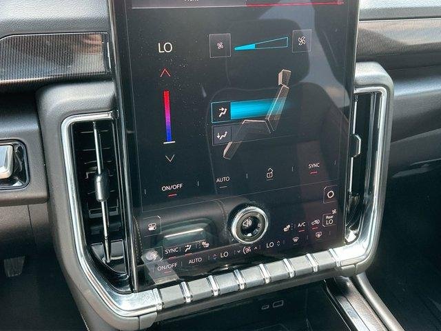 Used 2025 Onyx Black GMC Elevation image 19