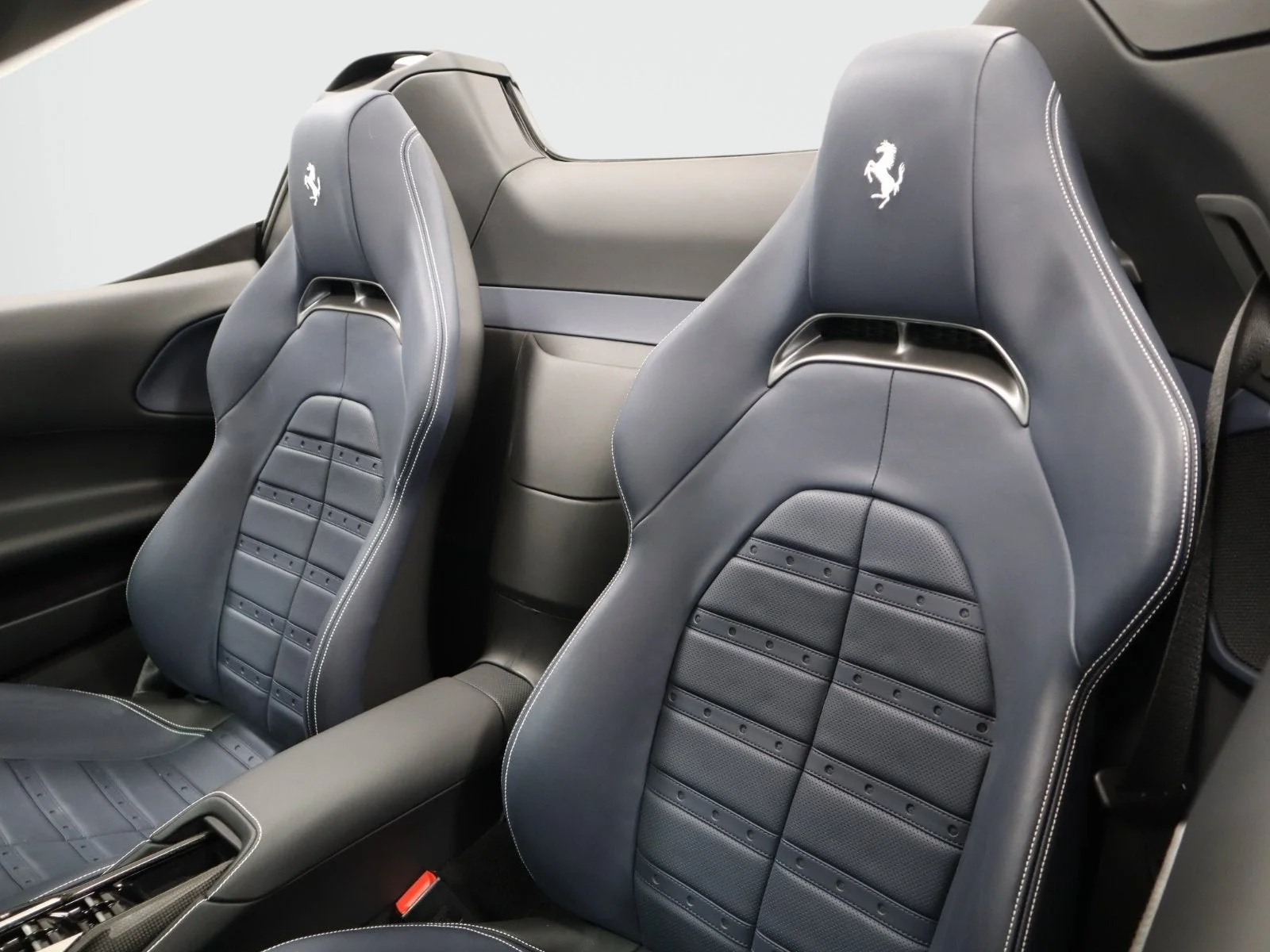 Certified Used 2025 Bianco Avus Ferrari  image 13