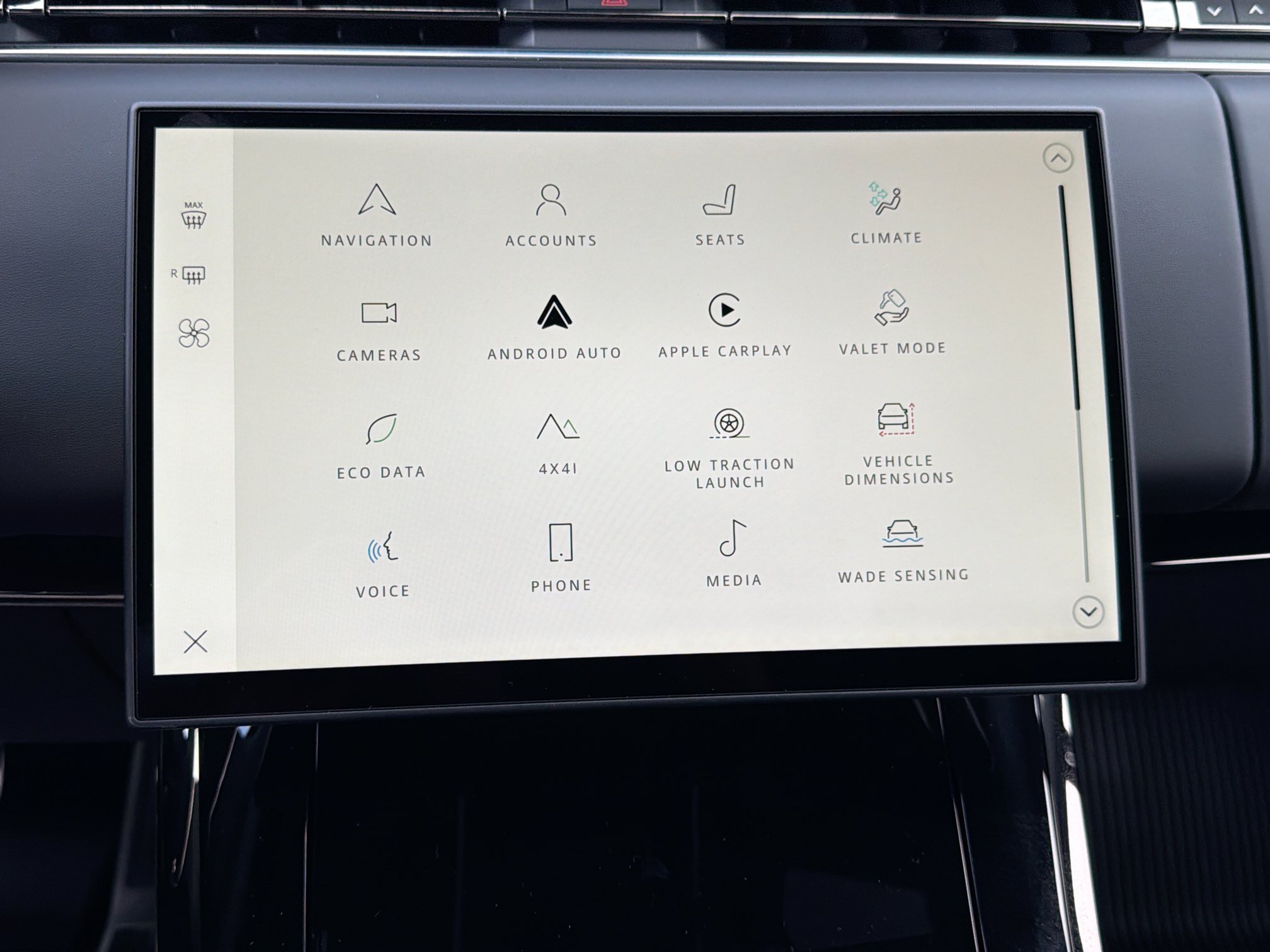New 2027 Fuji White Land Rover Dynamic SE image 28