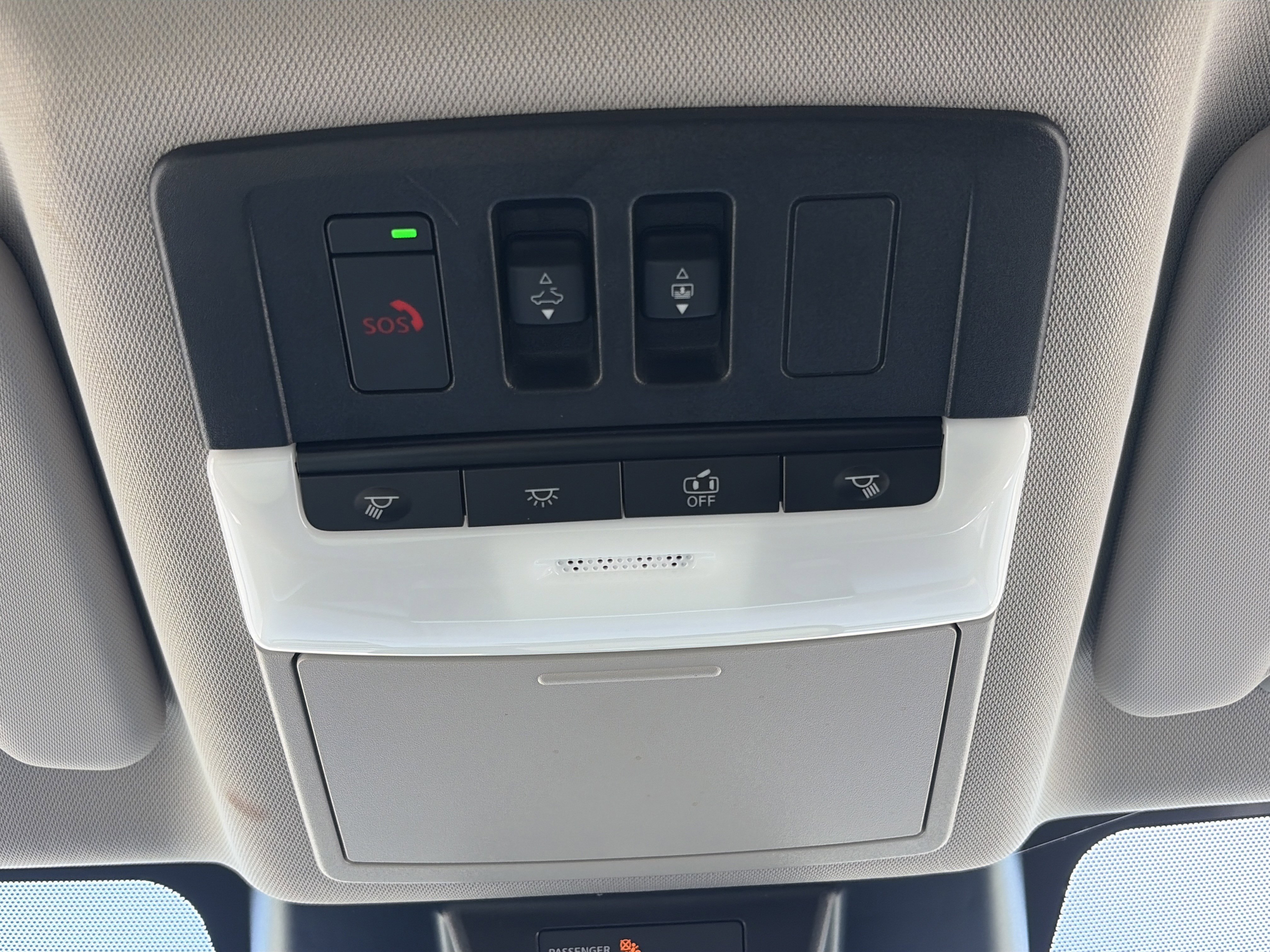 2025 Nissan Rogue SL - Photo 8