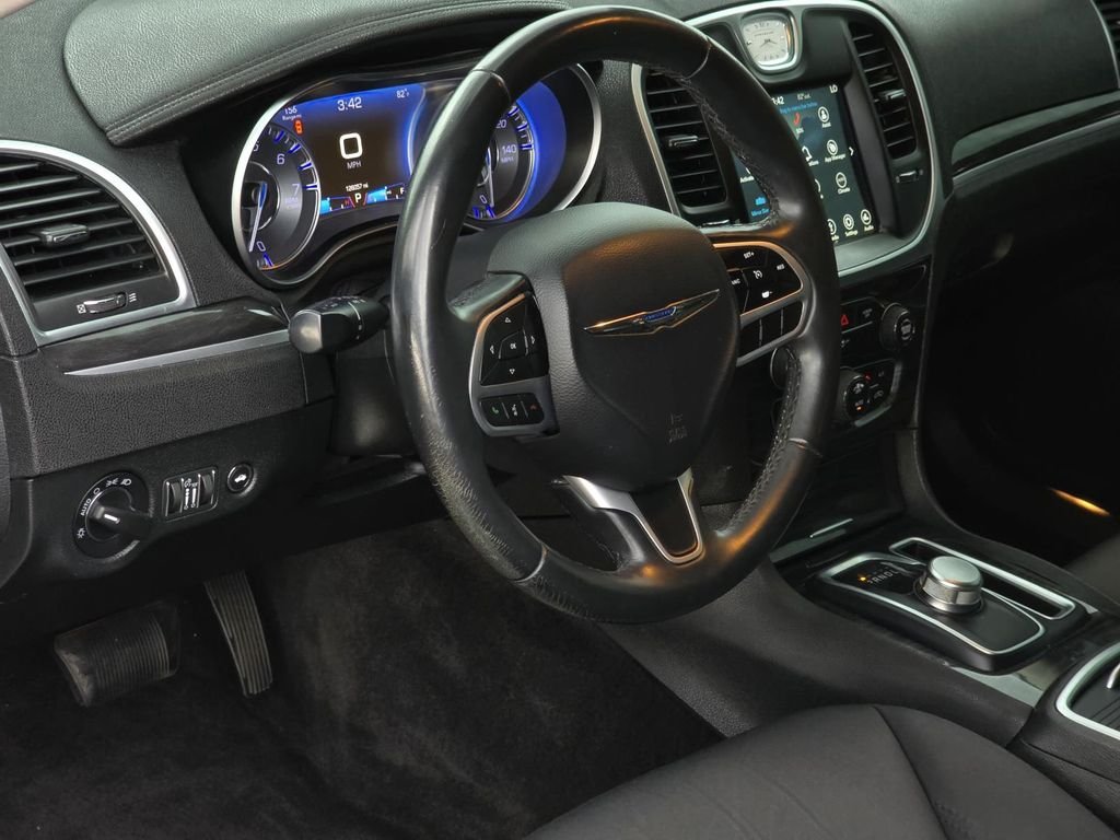 Used 2018 Gloss Black Chrysler Touring image 25