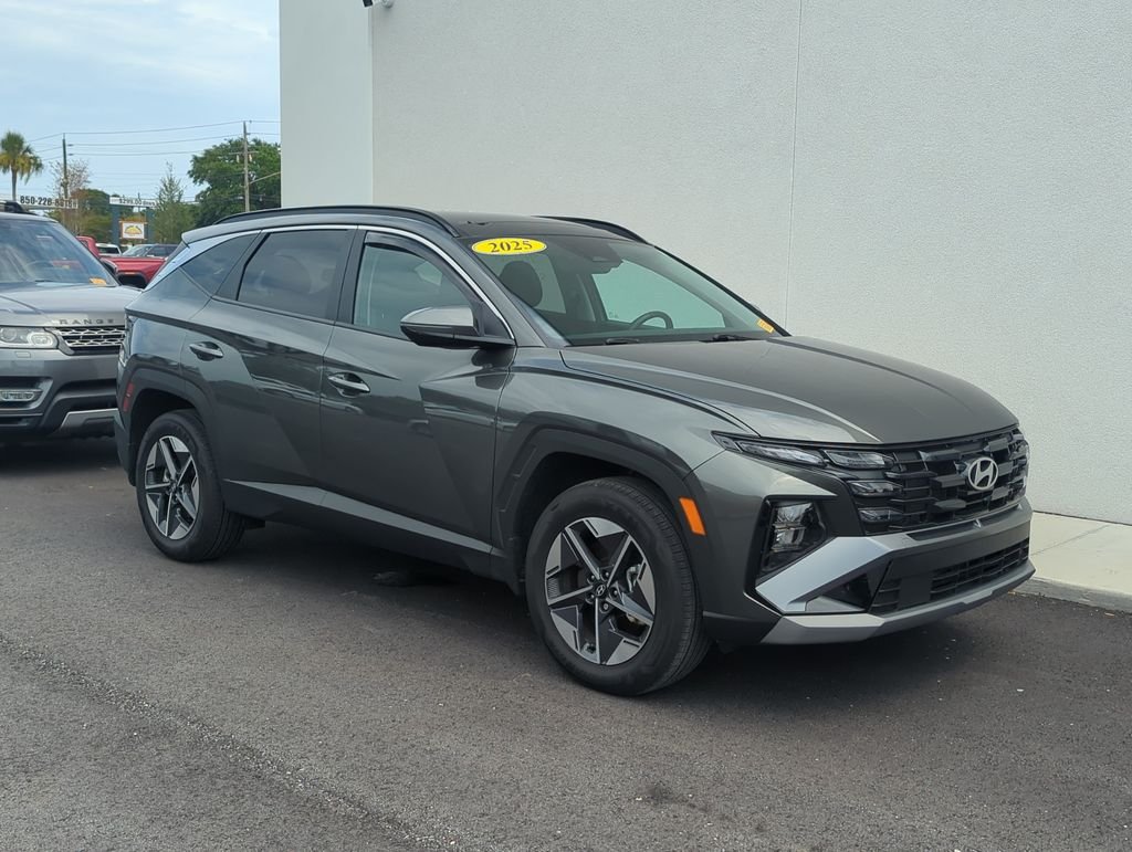 Used 2025 Gray Hyundai SEL Convenience image 2