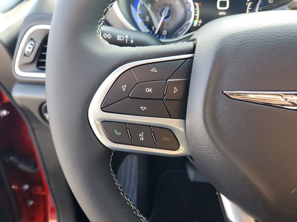 2025 Chrysler Voyager LX - Photo 12