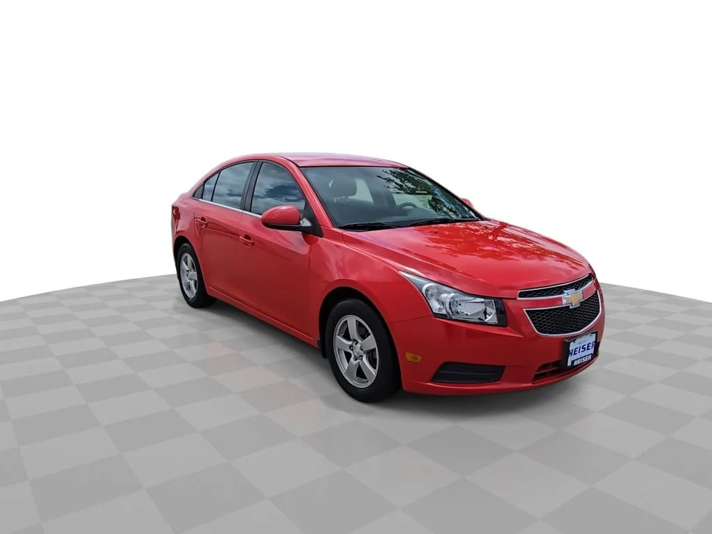 Used 2014 Chevrolet Cruze 1LT with VIN 1G1PC5SB7E7399188 for sale in West Bend, WI