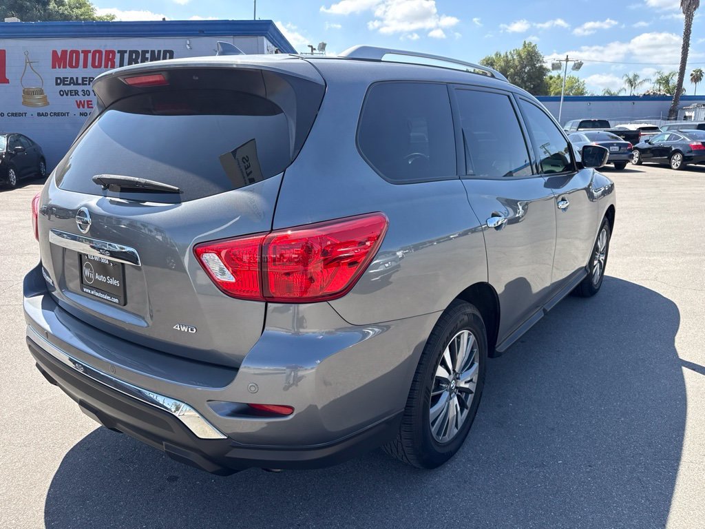 Used 2020 Gray Nissan S image 5