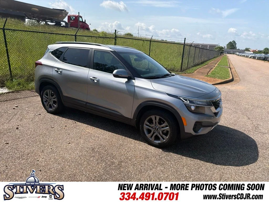 Used 2022 Gray Kia S image 8