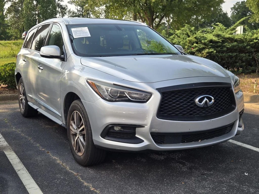 Used 2017 Silver INFINITI Base image 2