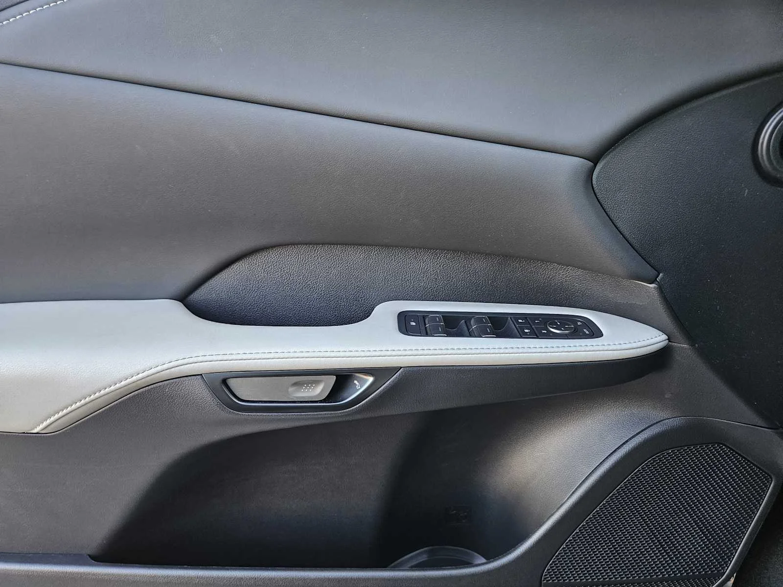Certified Used 2025 CAVIAR Lexus Premium image 18
