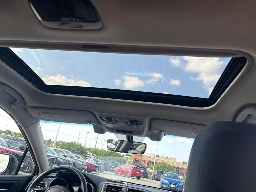 Used 2019 White Subaru 2.5i Limited image 38