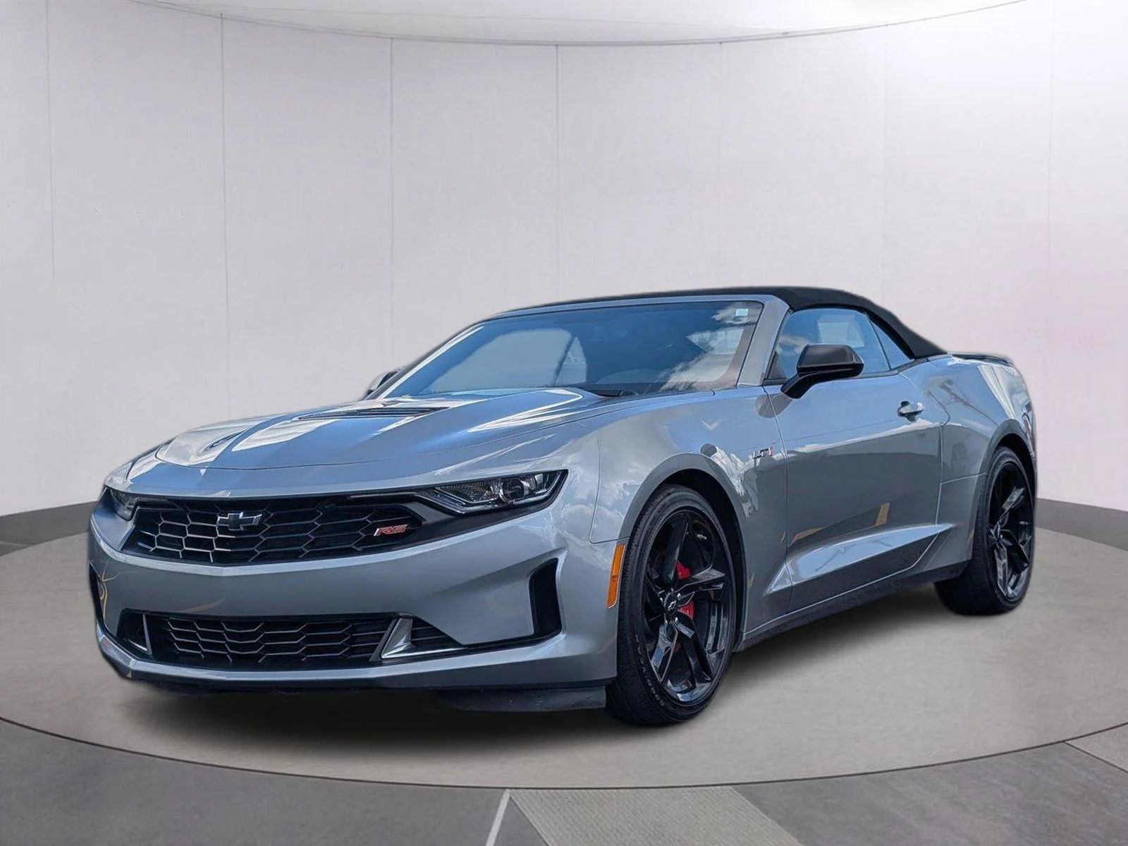 Used 2023 Sharkskin Metallic Chevrolet LT1 image 1