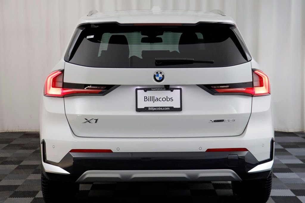 New 2026 Mineral White Metallic BMW xDrive28i image 16