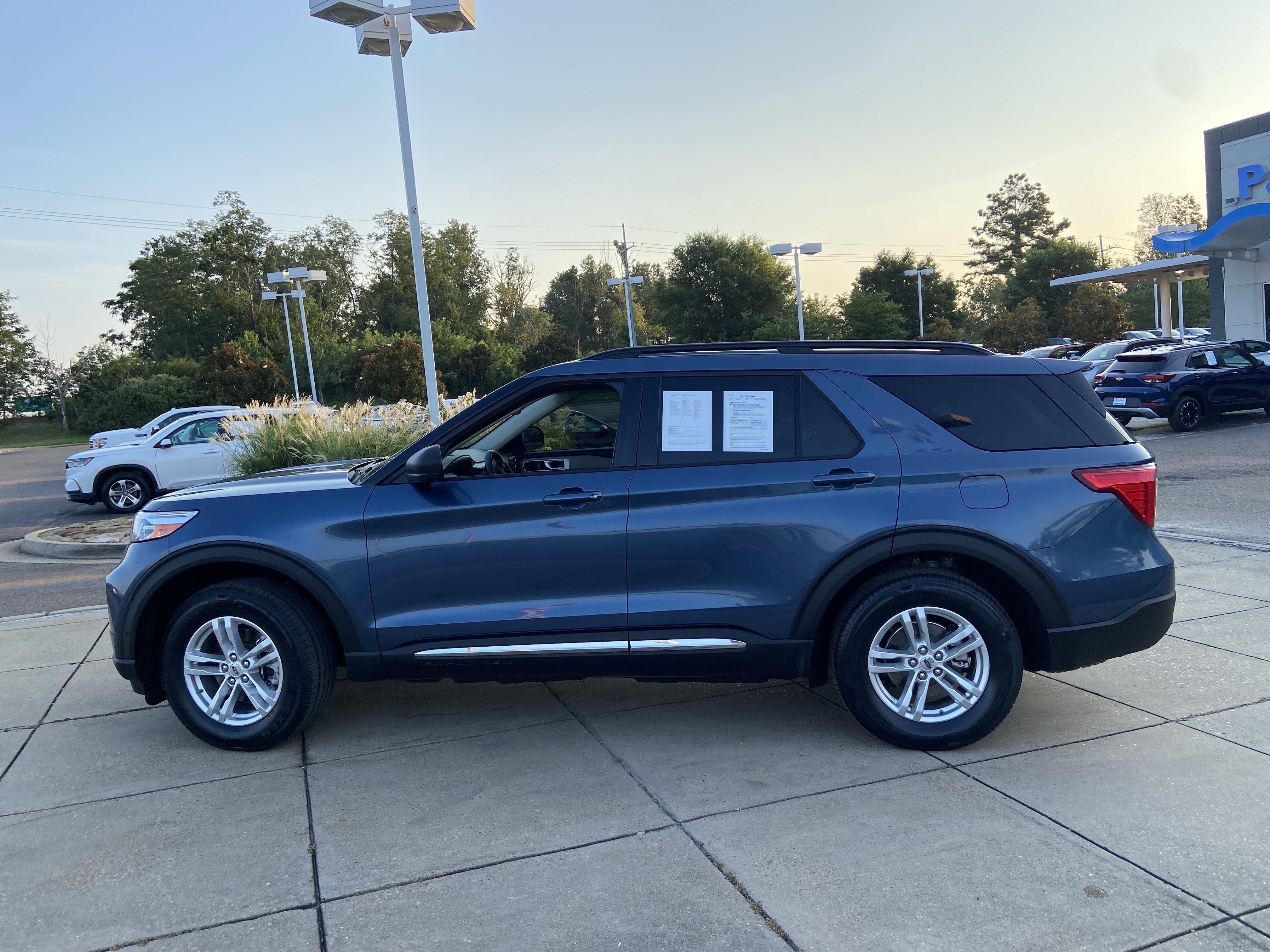 Used 2020 Blue Metallic Ford XLT image 7