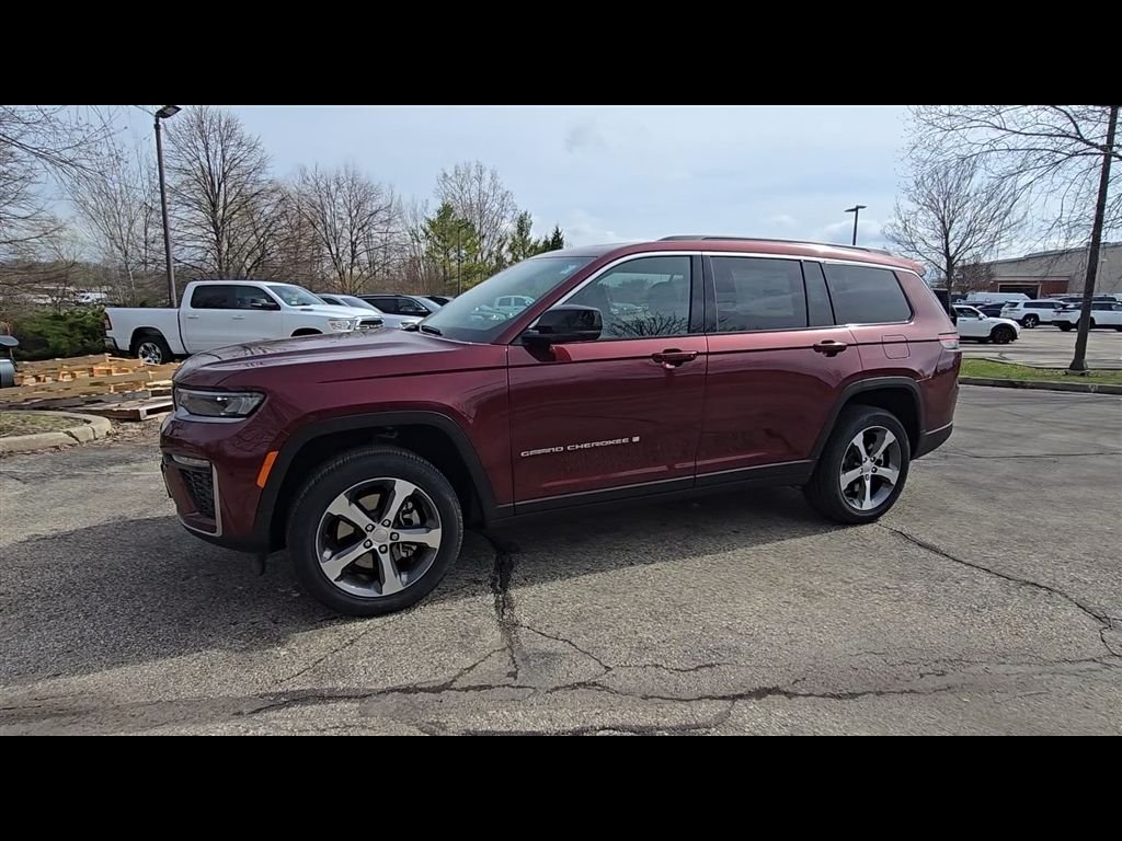 New 2026 Velvet Red Pearl-Coat Exterior Paint Jeep Limited image 4