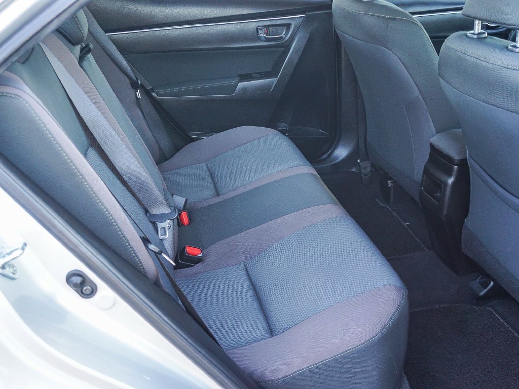 Used 2018 Silver Toyota LE image 14