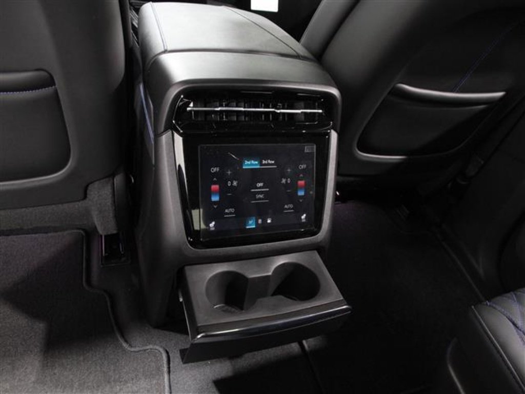 2025 Cadillac Escalade IQ Luxury 1 - Photo 26