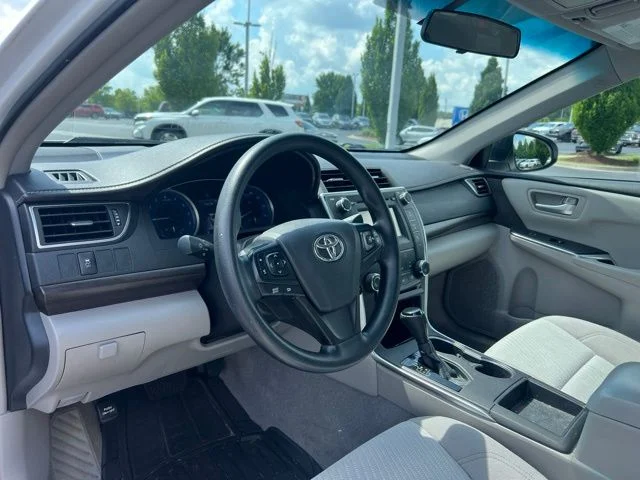 Used 2016 Super White Toyota LE image 9