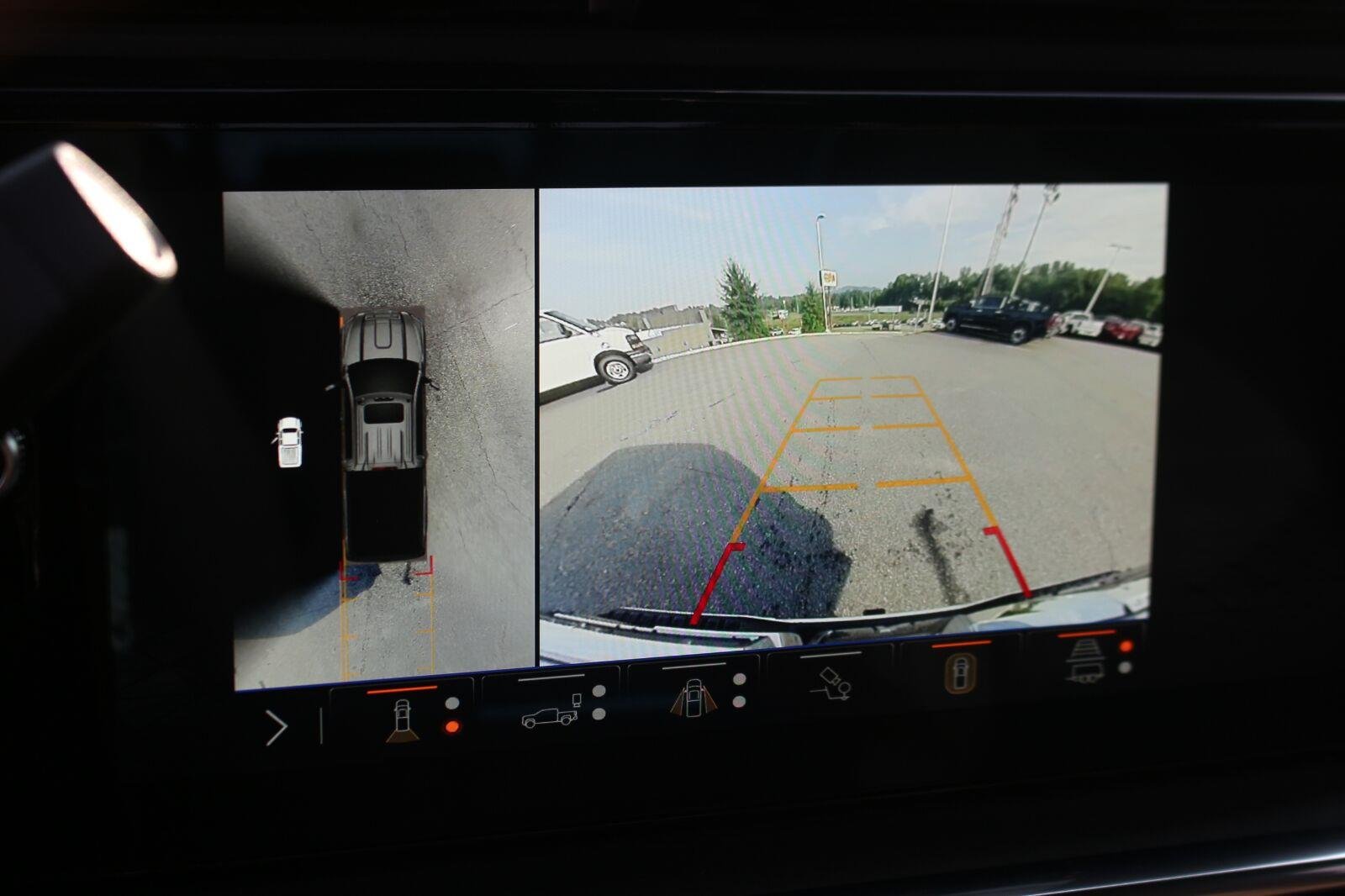 Used 2025 White Frost Tricoat GMC Denali Ultimate image 27