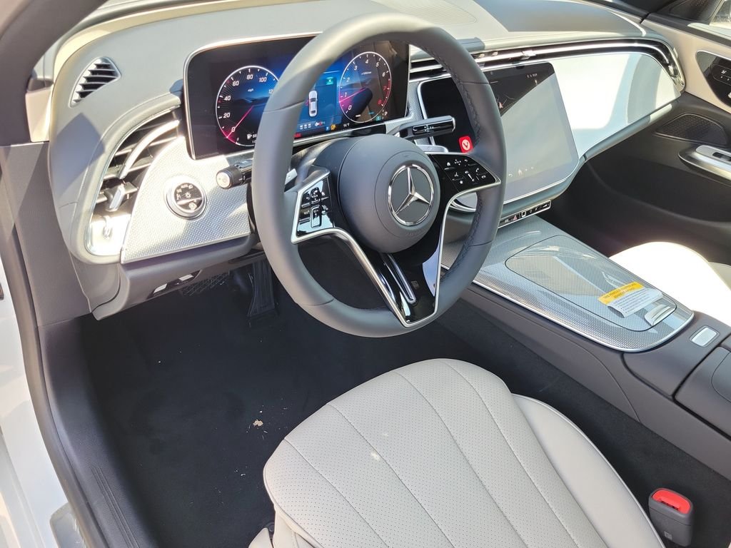 New 2026 MANUFAKTUR Moonlight White Metallic Mercedes-Benz E 350 image 20