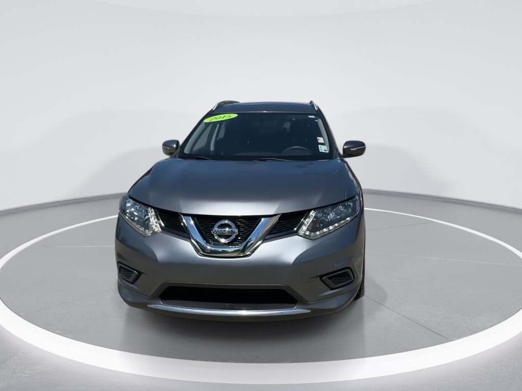 Used 2015 Gray Nissan SV image 3