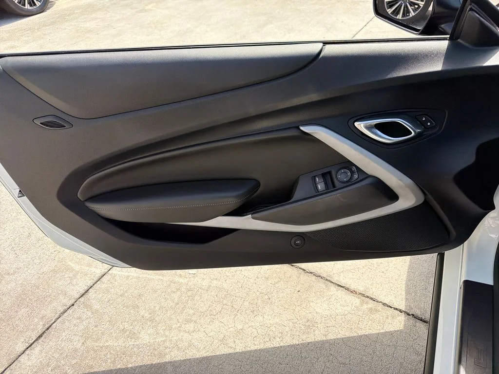 Used 2021 White Chevrolet SS image 15