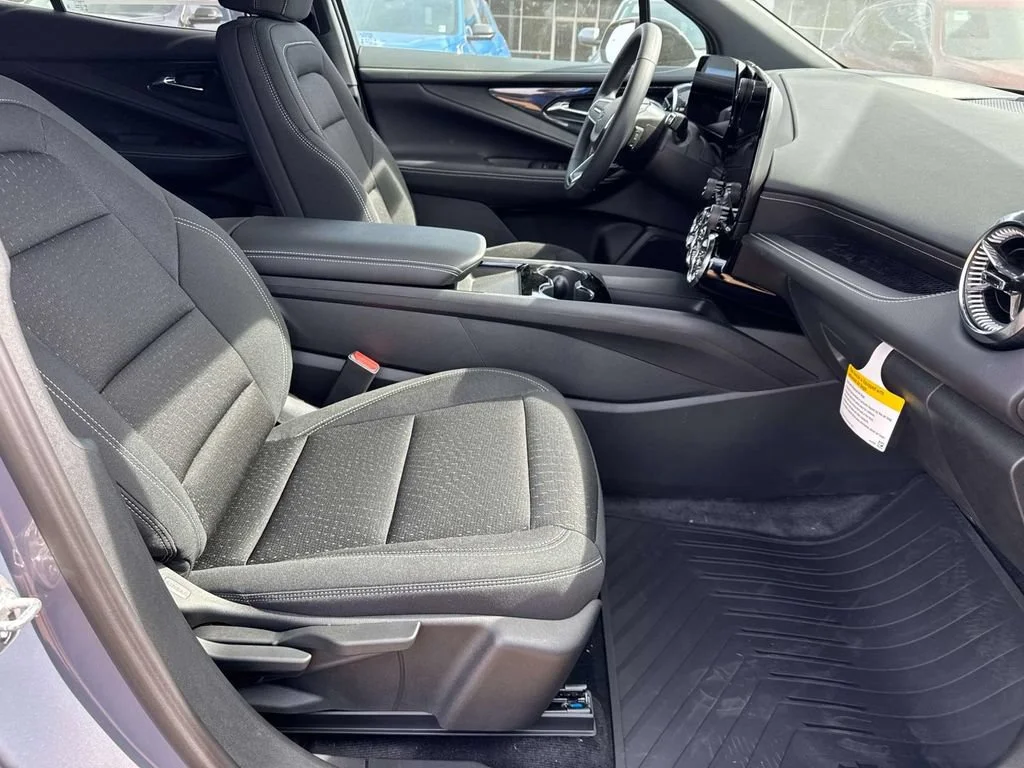 2025 Chevrolet Blazer EV LT - Photo 25