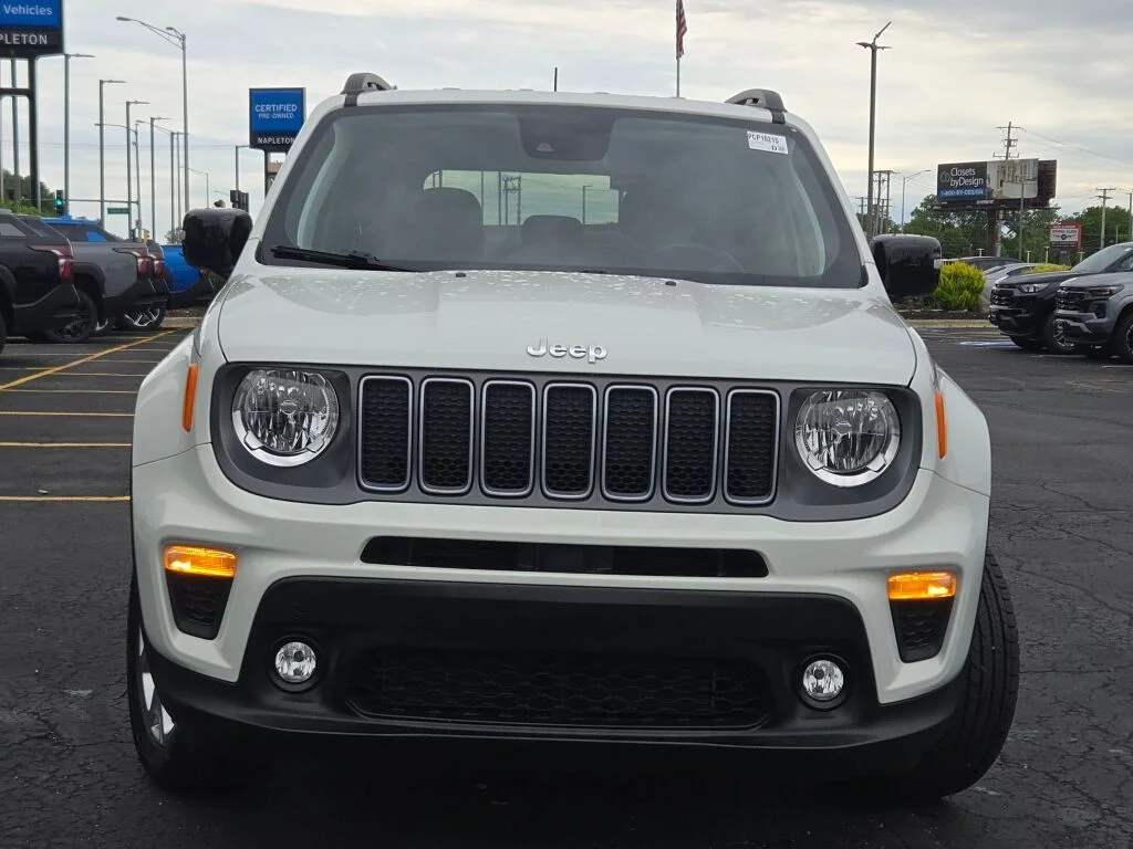 Used 2023 White Jeep Limited image 4
