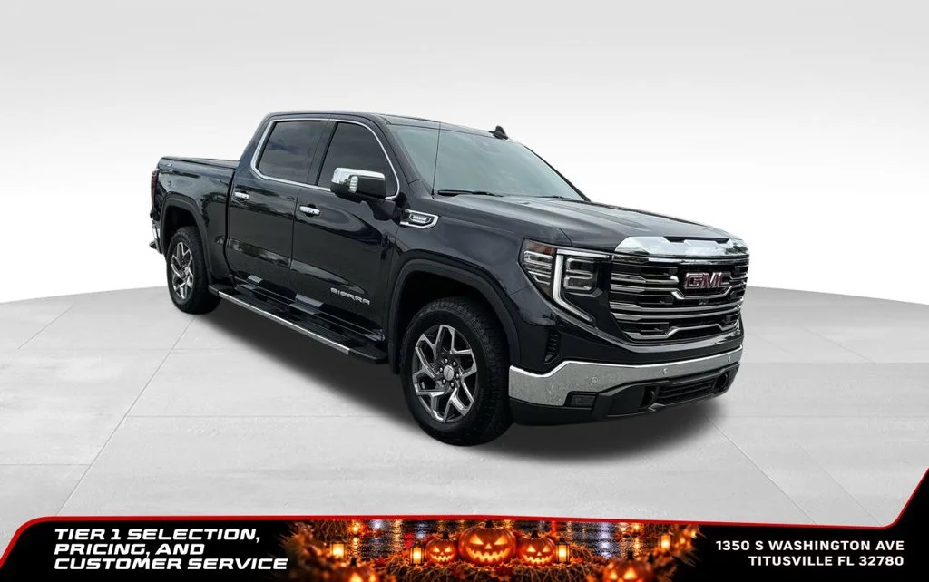 Certified Used 2025 Titanium Rush Metallic GMC SLT image 8