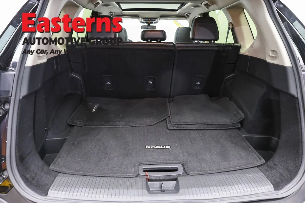Used 2023 Black Nissan SV image 9