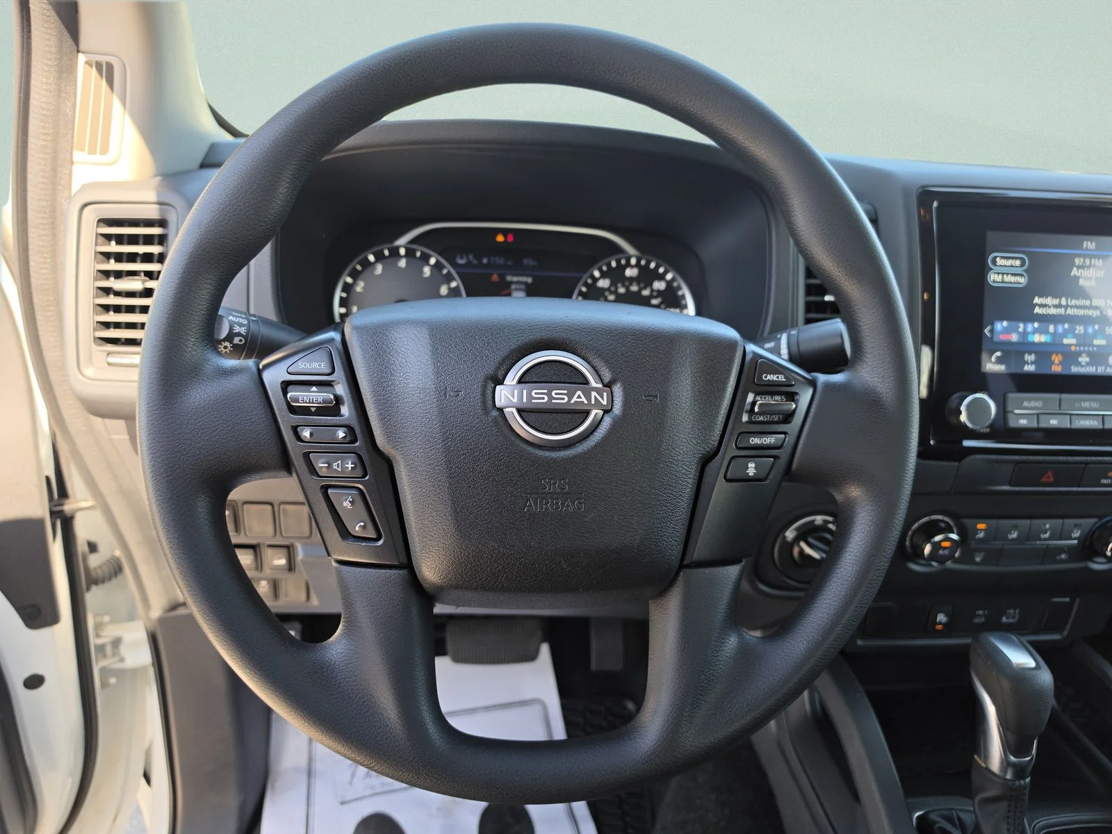 Used 2022 White Nissan S image 19