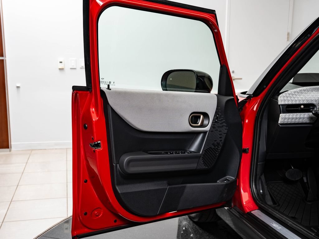 Used 2026 Chili Red Ii MINI Signature image 25