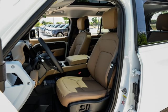 New 2026 Fuji White Land Rover S image 42