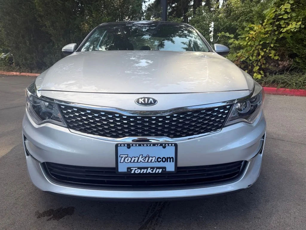 Used 2018 Sparkling Silver Kia EX image 9