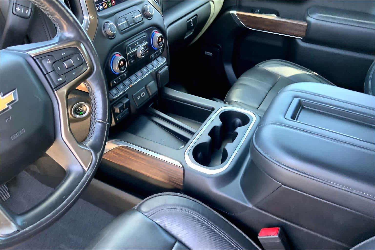 Used 2022 Black Chevrolet High Country image 33
