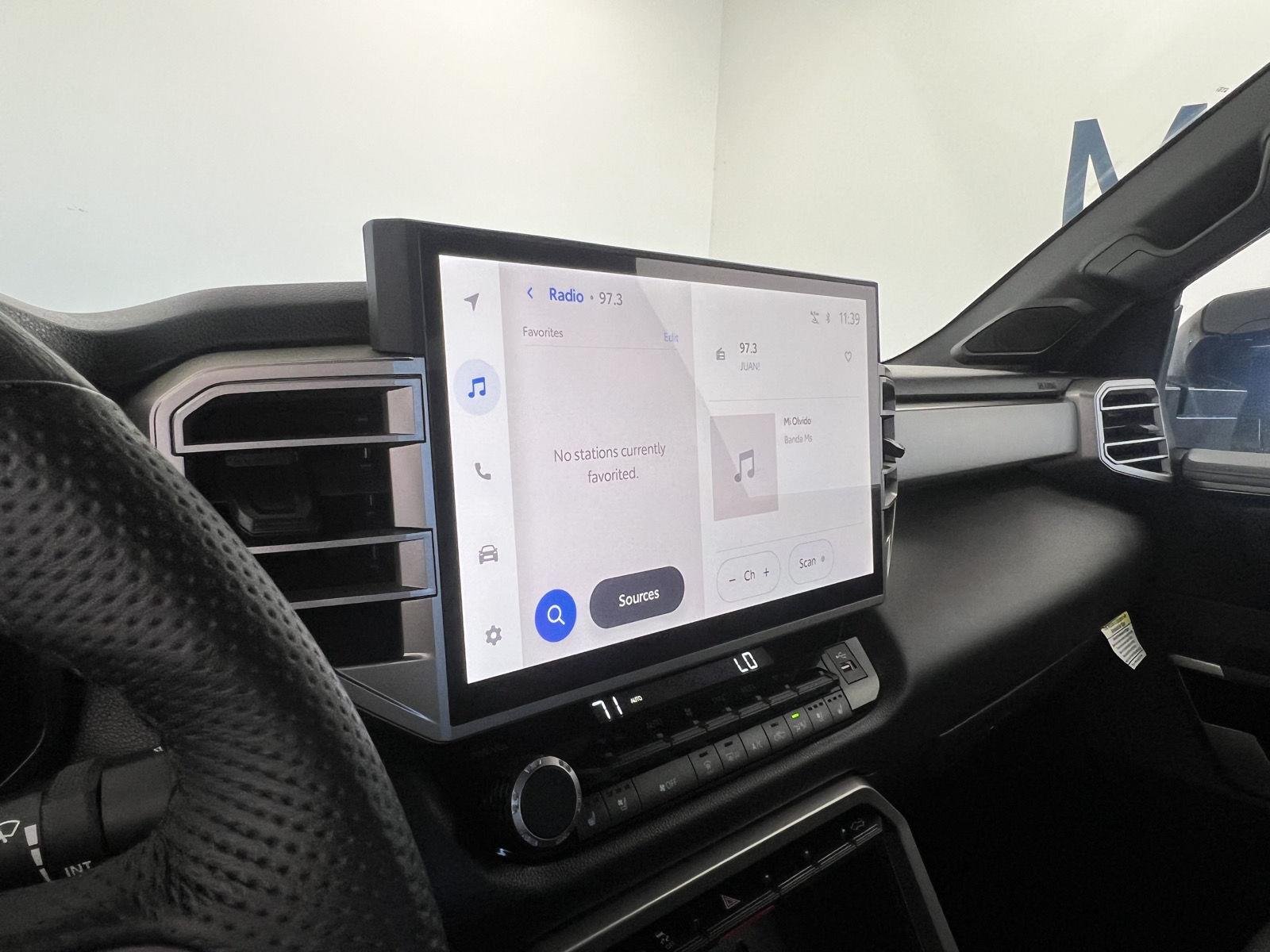 2025 Toyota Tundra Limited - Photo 27