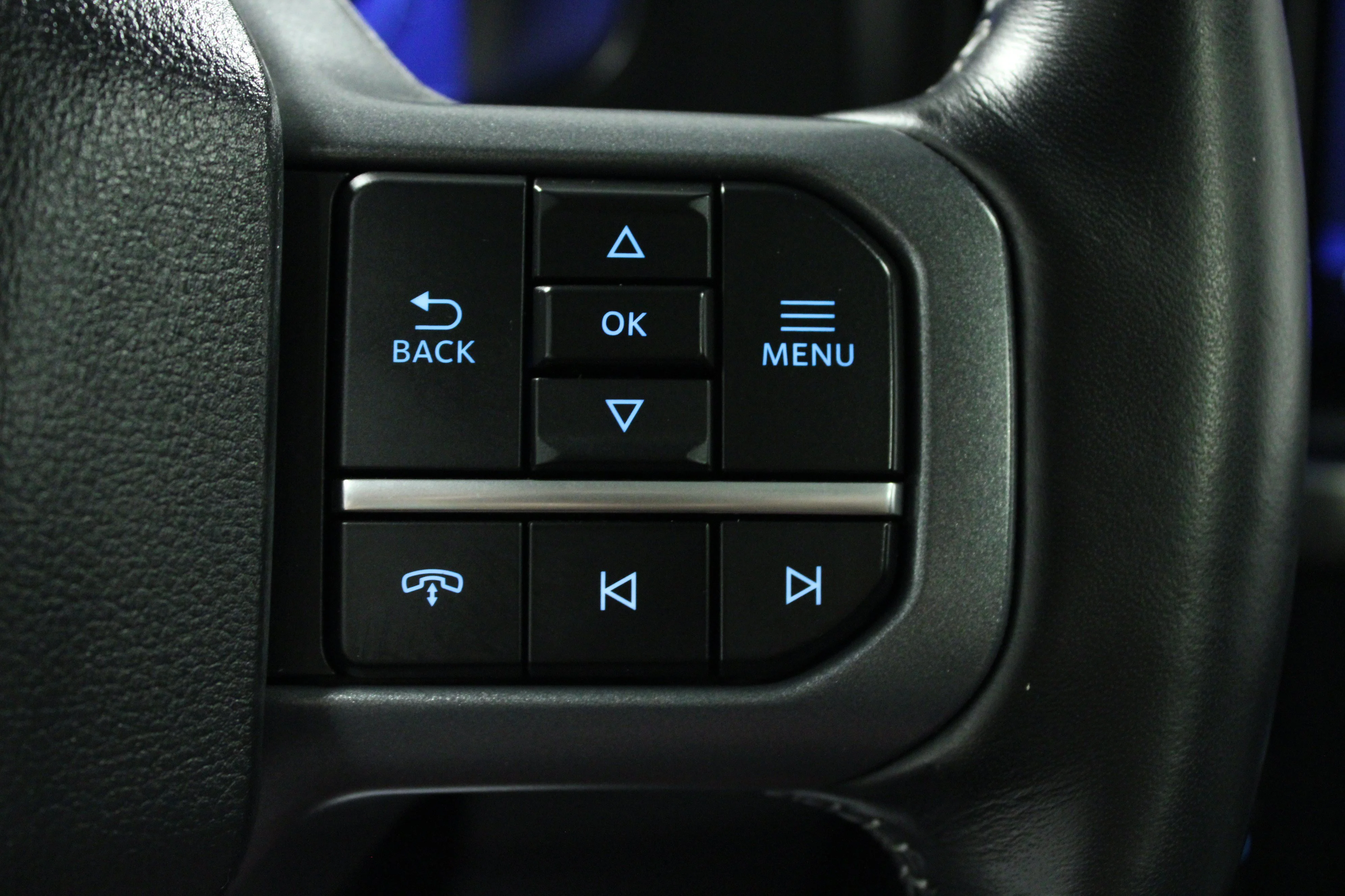 Used 2024 Agate Black Metallic Ford LARIAT image 21