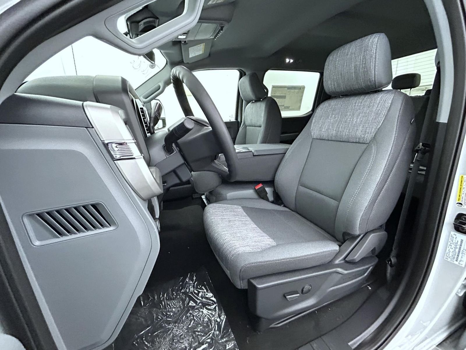 New 2026 Avalanche Ford XLT image 10