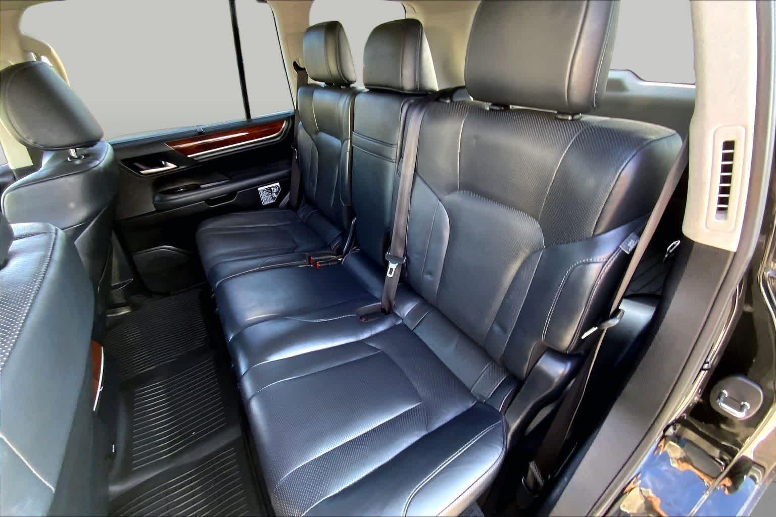 Certified Used 2019 Black Onyx Lexus  image 19