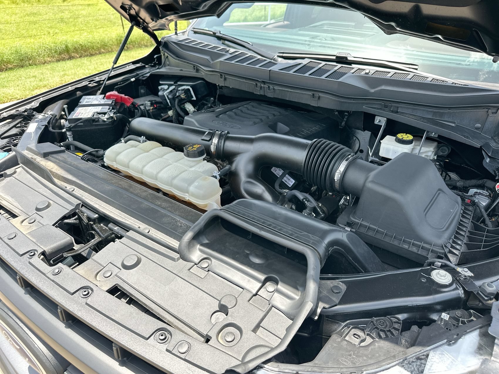 Used 2021 Gray Metallic Ford LARIAT image 26