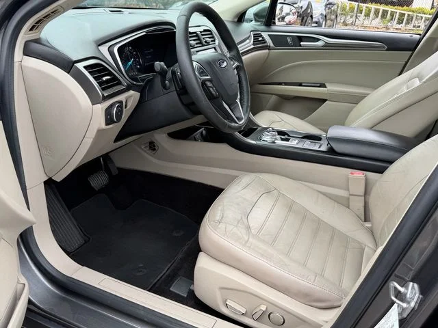 2017 Ford Fusion SE - Photo 11