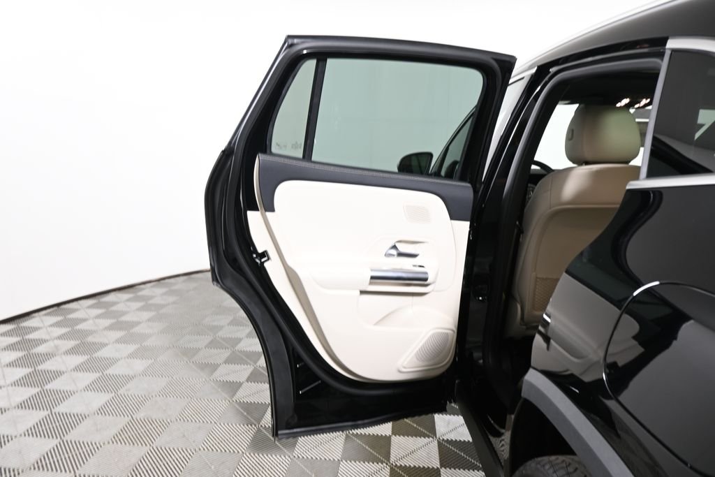 New 2026 Night Black Mercedes-Benz GLA 250 image 30