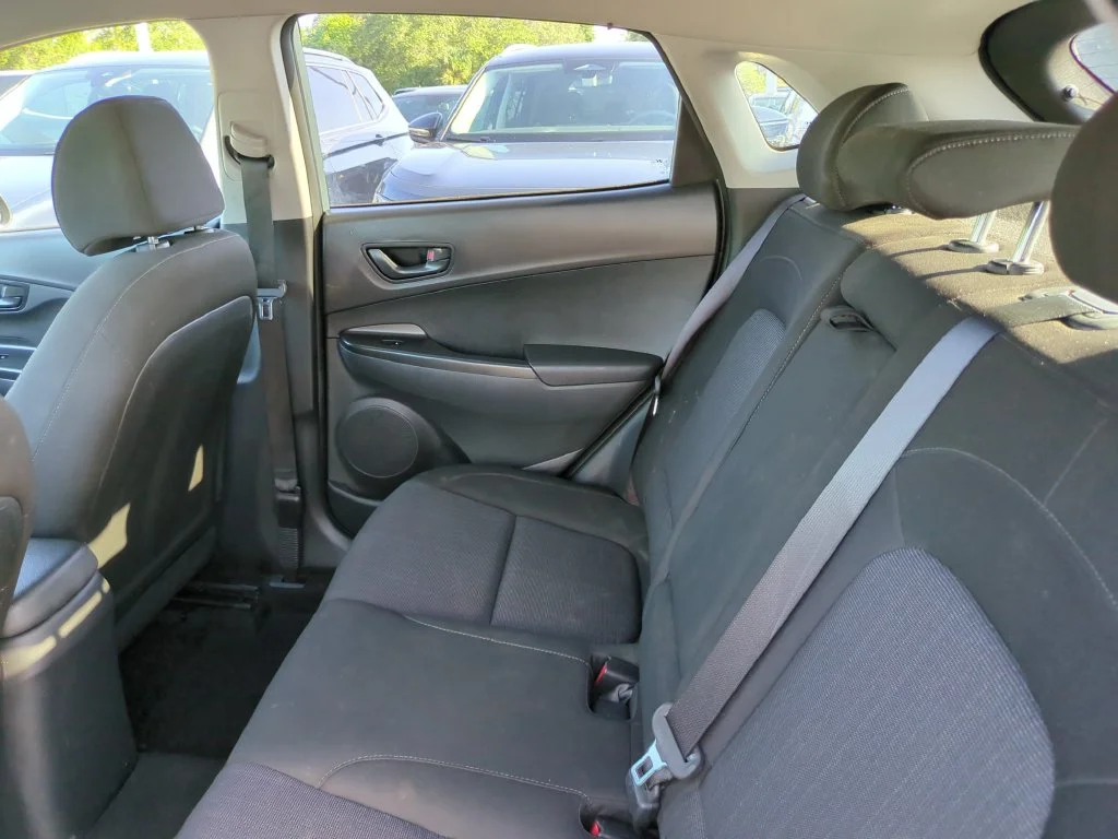 Used 2022 Green Hyundai SEL image 6