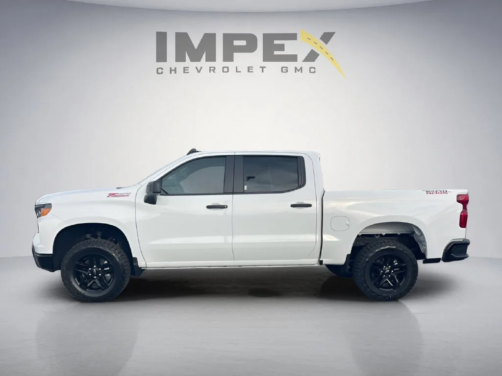 Used 2025 Summit White Chevrolet Custom Trail Boss image 2