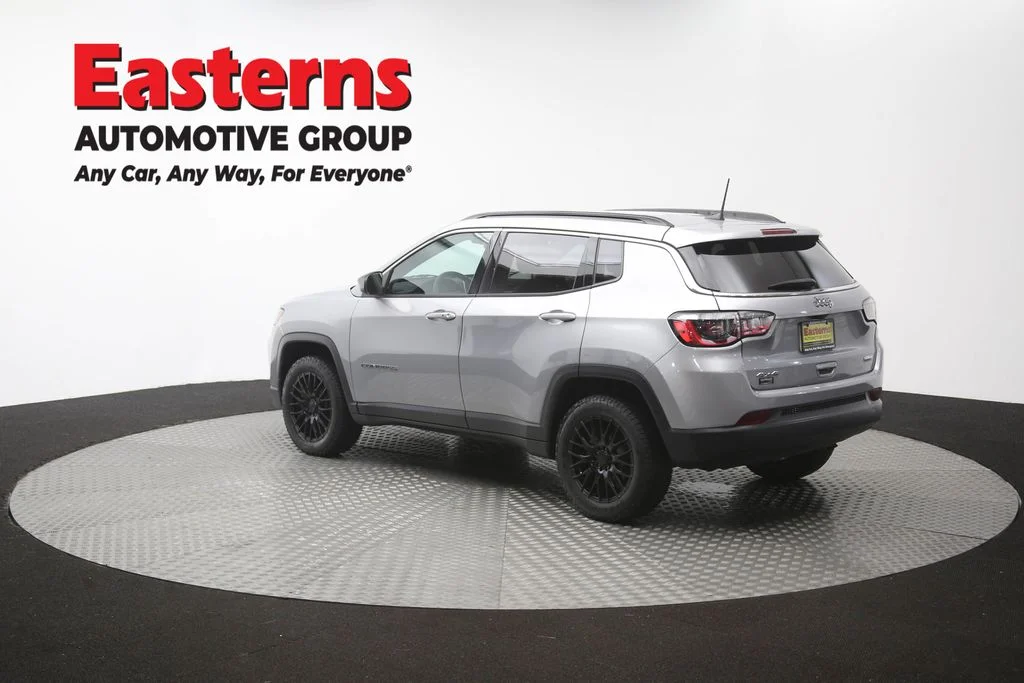 Used 2022 Silver Jeep Latitude image 62