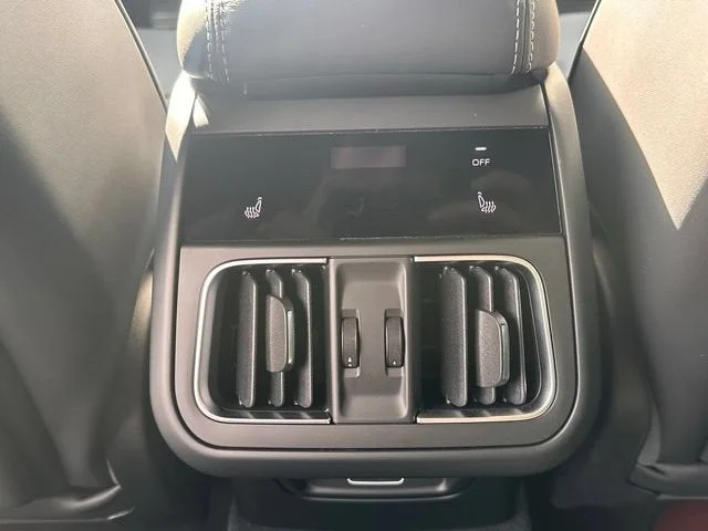 Used 2025 Black Maserati Base image 9