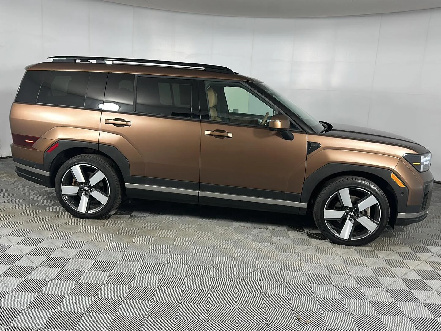 Used 2024 Earthy Brass Matte Hyundai Limited image 8