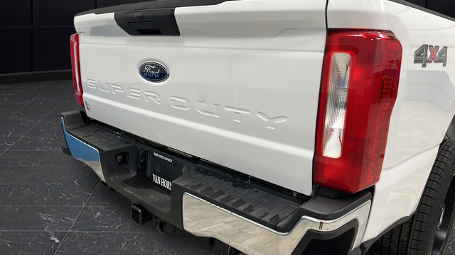 Used 2024 Oxford White Ford XLT image 34