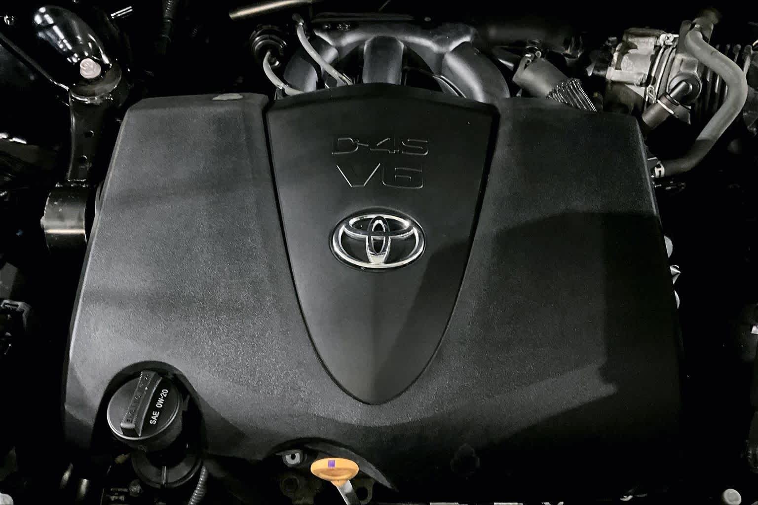 Used 2019 Midnight Black Metallic Toyota SE image 30
