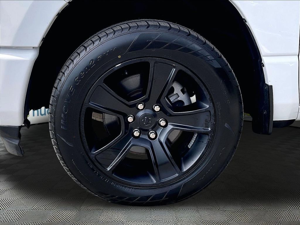 Used 2024 White Ram Big Horn/Lone Star image 22