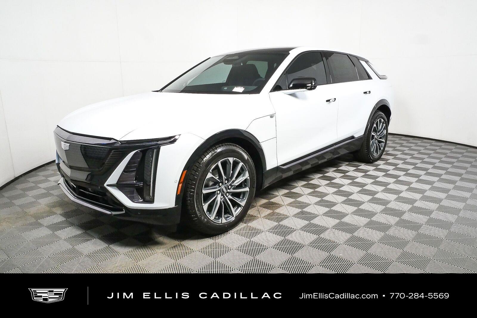 New 2027 Vibrant White Tricoat Cadillac Sport image 32