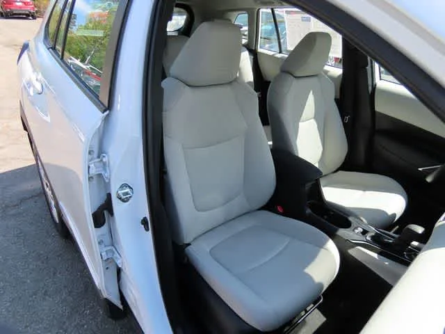 Used 2023 Wind Chill Pearl Toyota  image 16